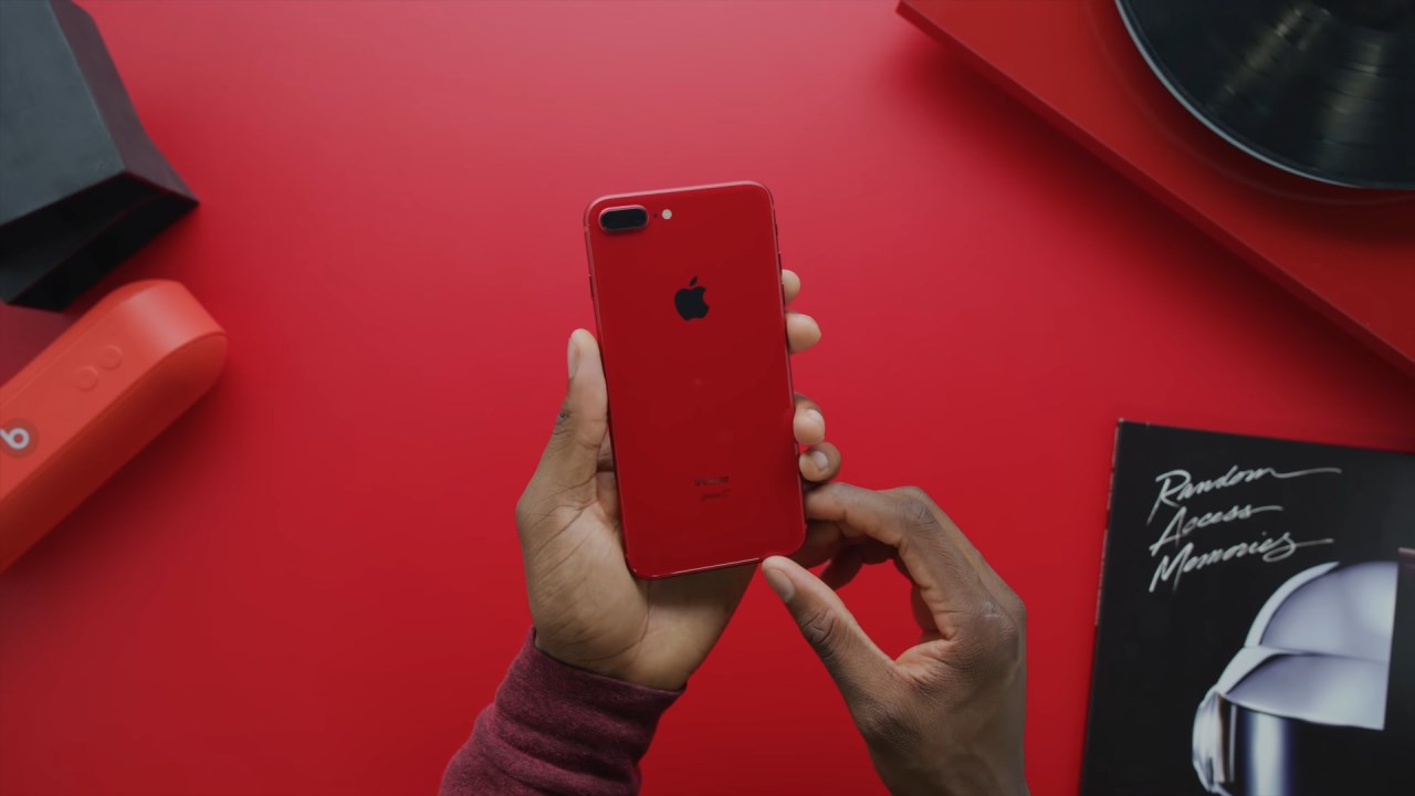 iPhone 8 và 8 Plus hiên bản màu (PRODUCT)RED cũng được liệt kê vào danh sách sản phẩm đồ cổ 