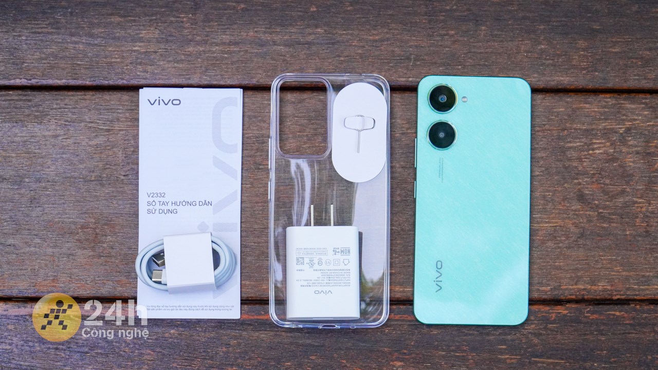 Bên trong hộp bạn sẽ bắt gặp Vivo Y03, sách hướng dẫn sử dụng, que chọc SIM, củ sạc, cáp và ốp lưng Bên trong hộp bạn sẽ bắt gặp Vivo Y03, sách hướng dẫn sử dụng, que chọc SIM, củ sạc, cáp và ốp lưng