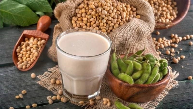 Không uống sữa đậu nành sống vì chúng chứa chất độc, làm cản trở sự chuyển hoá protein