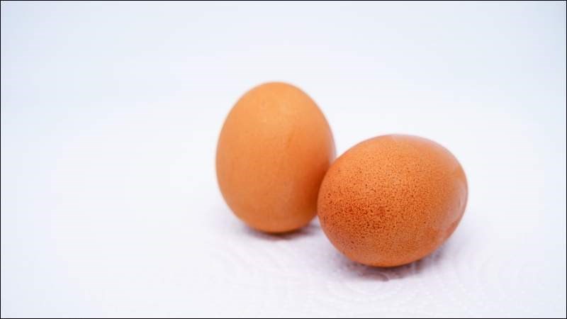 Người bệnh gout chỉ nên tiêu thụ khoảng 2 quả trứng gà mỗi tuần