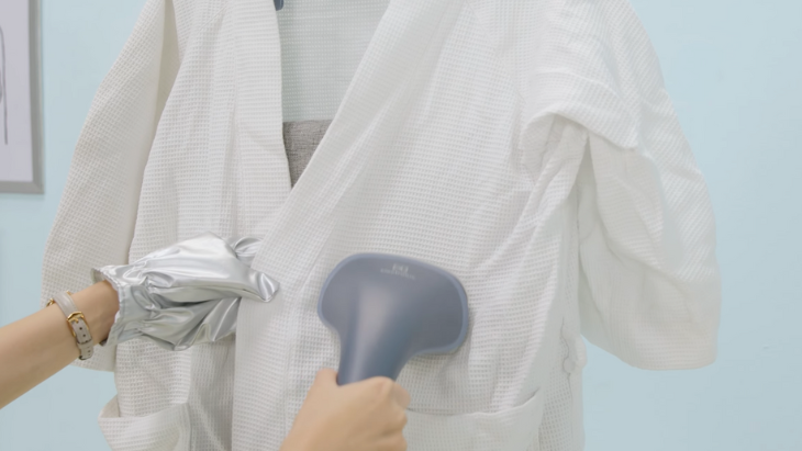 Găng tay bảo vệ chống nóng khi ủi đồ