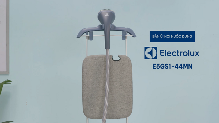 Bàn ủi Electrolux E5GS1-44MN có thiết kế linh hoạt thay đổi dáng ủi