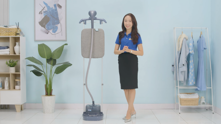 Thiết kế hiện đại của bàn ủi hơi nước đứng Electrolux E5GS1-44MN