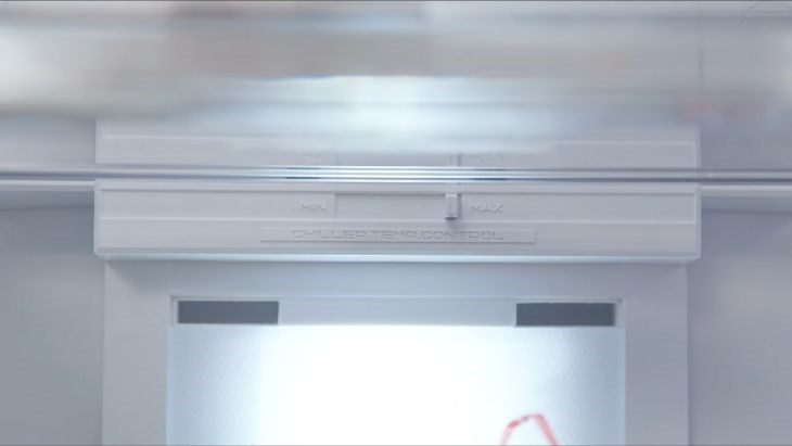 Tủ lạnh Aqua Inverter 318 lít AQR-T369FA(WBS) - Ngăn đa năng