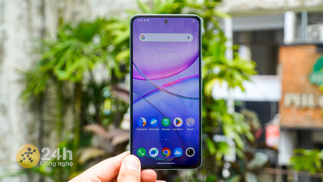 Vivo Y100 được trang bị màn hình viền mỏng cùng chất lượng hiển thị tốt. Vivo Y100 được trang bị màn hình viền mỏng cùng chất lượng hiển thị tốt.