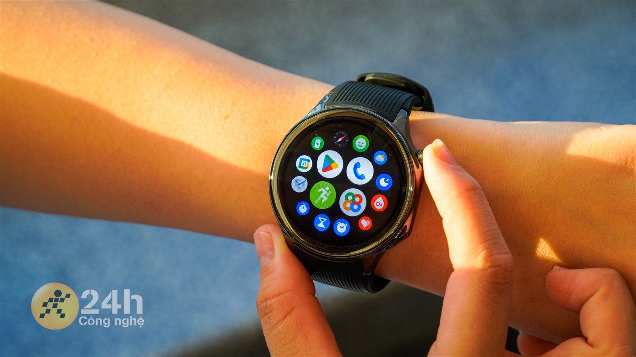 OPPO Watch X sử dụng hệ điều hành Google Wear OS.