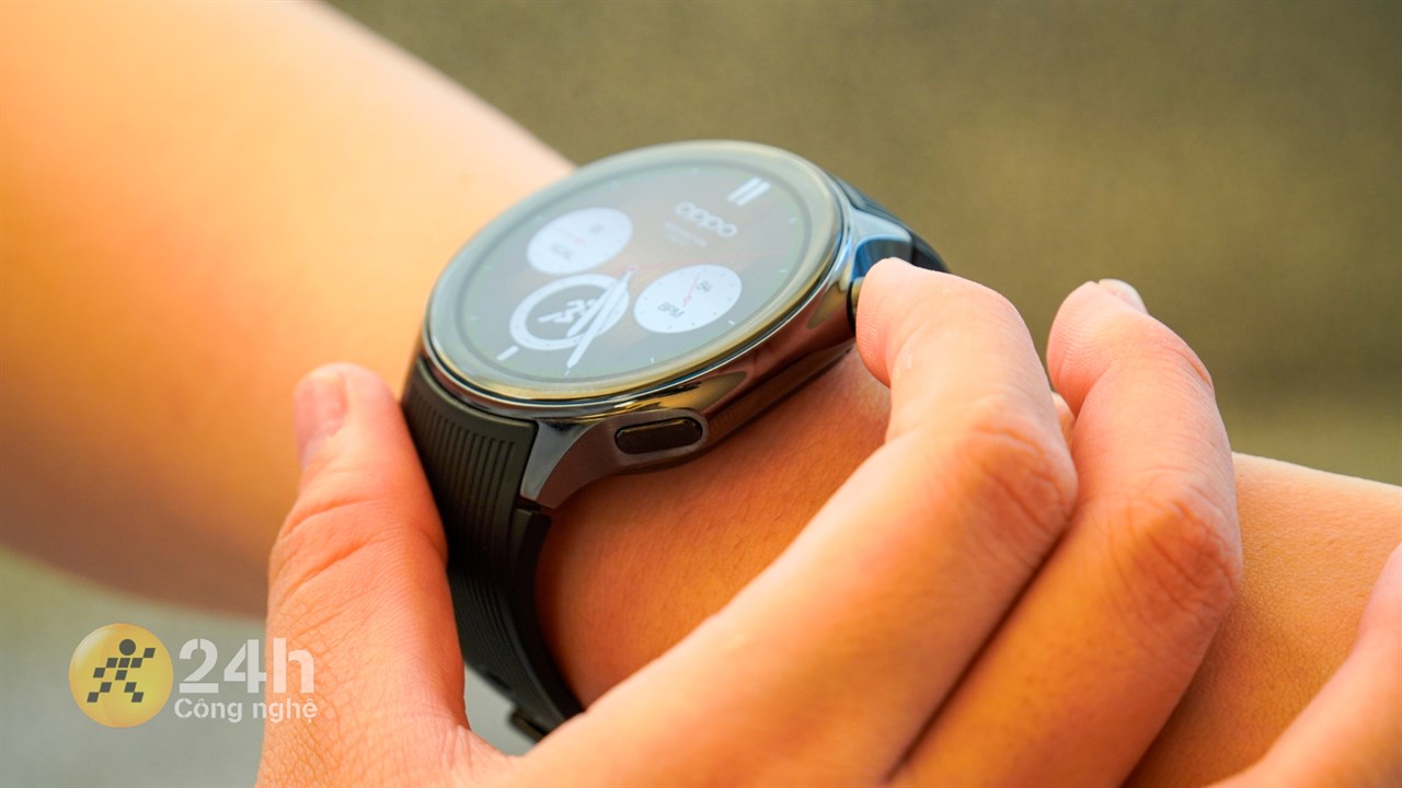 Mặt đồng hồ OPPO Watch X sử dụng chất liệu kính sapphire.
