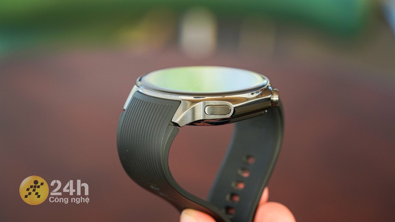 OPPO Watch X được chế tác từ chất liệu thép không gỉ bền bỉ