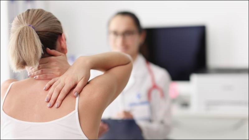 Hãy đi khám bác sĩ nếu triệu chứng thoát vị đĩa đệm kéo dài hơn 4 - 6 tuần