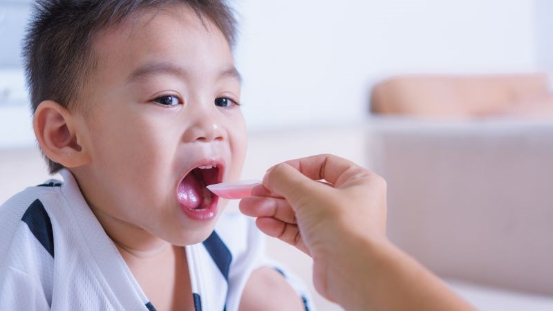 Một số thuốc có thể sử dụng giúp làm giảm cơn đau do mọc răng ở trẻ