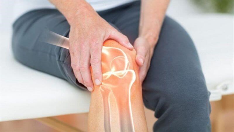 Chân gà hầm đậu phộng - giải pháp chữa đau khớp gối