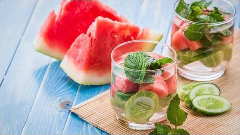 Nước detox từ dưa hấu và bạc hà hỗ trợ quá trình thải độc, làm sạch gan