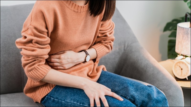 Bài thuốc phối hợp đương quy, quả bạch tật lê trị đau bụng kinh