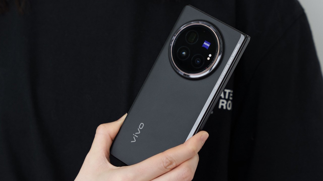 Trên tay Vivo X Fold3 Pro