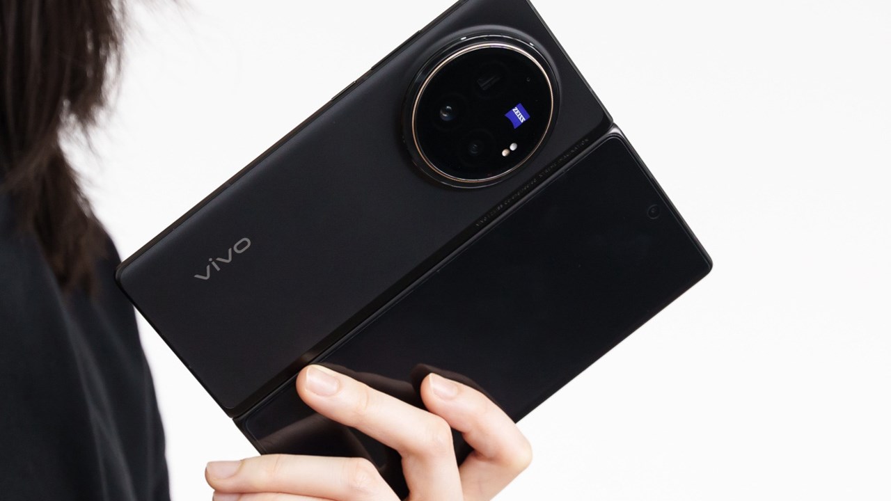 Trên tay Vivo X Fold3 Pro