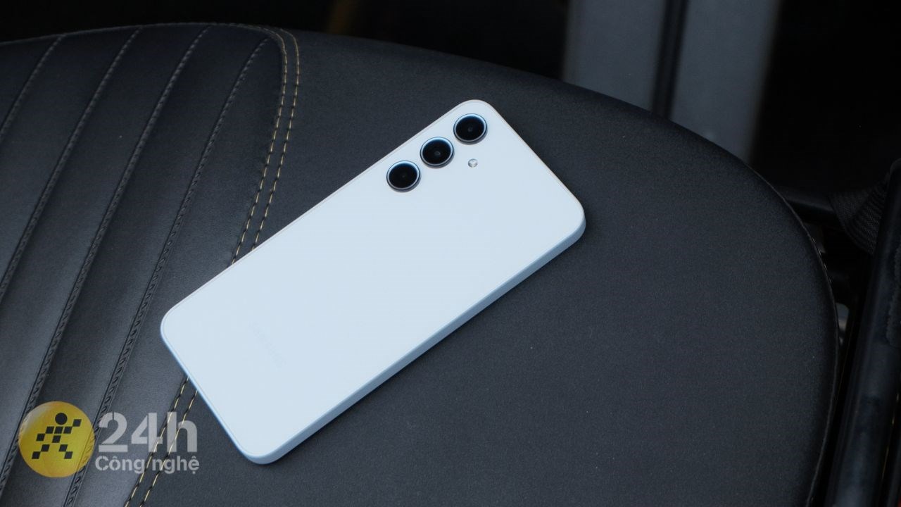 Galaxy A35 5G ra mắt với nhiều điểm nâng cấp và cải tiến Galaxy A35 5G ra mắt với nhiều điểm nâng cấp và cải tiến