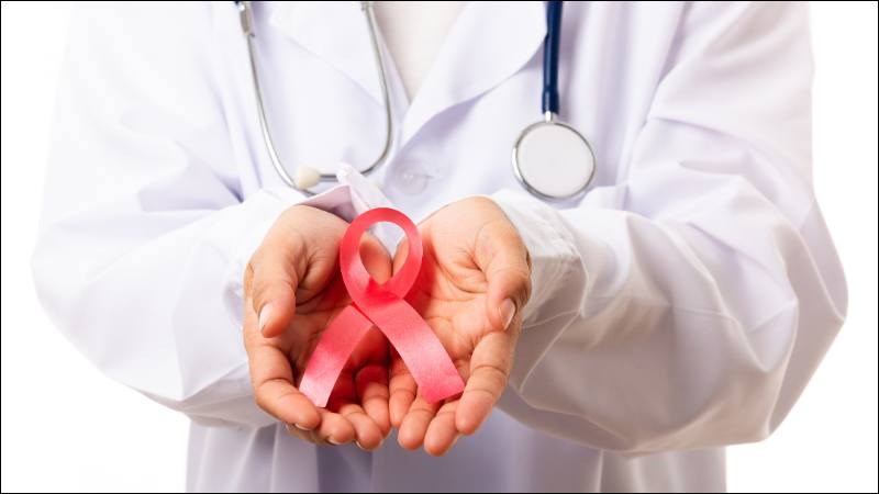 Tuân thủ điều trị theo chỉ định của bác sĩ để đạt hiệu quả ngừa nhiễm HIV