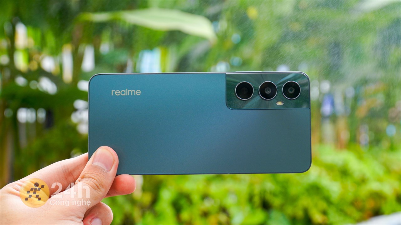 realme C65 được trang bị bộ camera kép ở mặt lưng với độ phân giải lần lượt là 50 MP và 2 MP