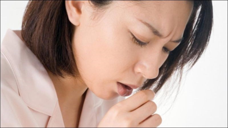 Tinh dầu trầm hương cải thiện c&aacute;c triệu chứng của dị ứng như ho, đau đầu