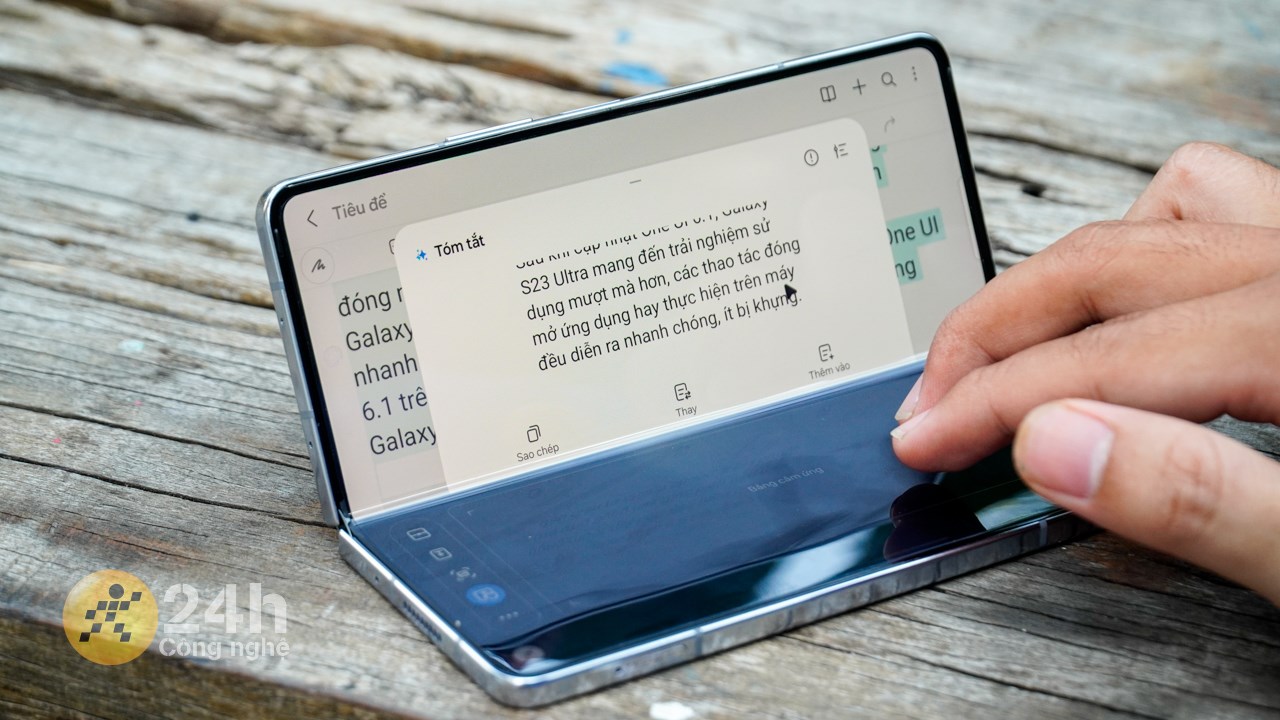 Với Galaxy AI của ứng dụng ghi chú thì mình có thể tóm tắt nội dung, chỉnh sửa nội dung dễ dàng để nhanh chóng phản hồi cho đối tác.