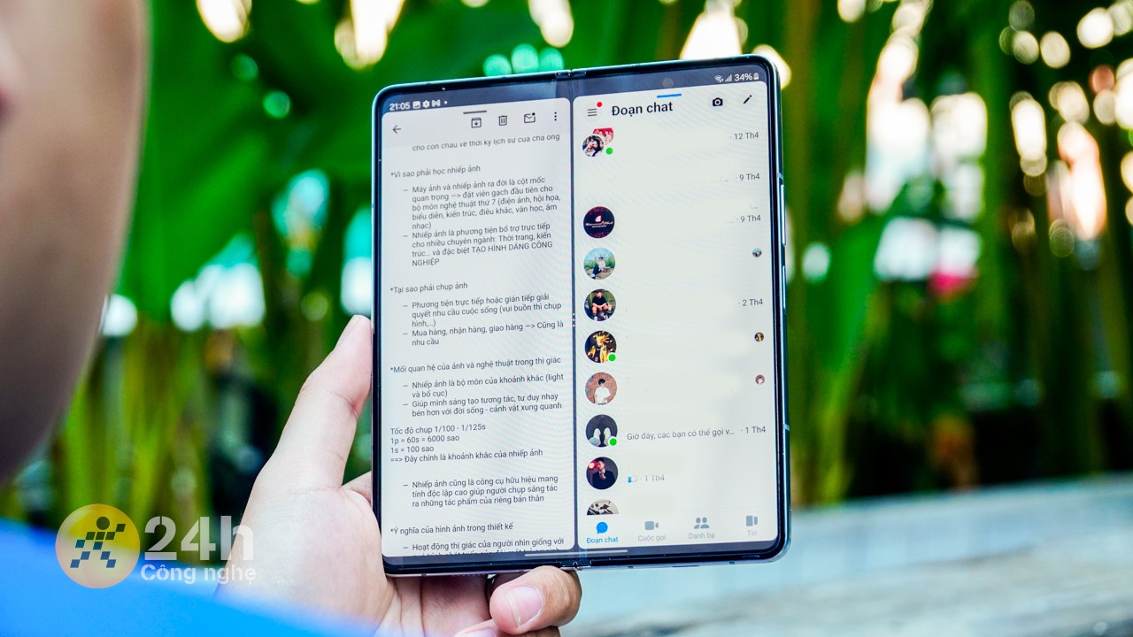 Mình có thể tận dụng màn hình lớn của Galaxy Z Fold5 để đa nhiệm nhiều ứng dụng một lúc.