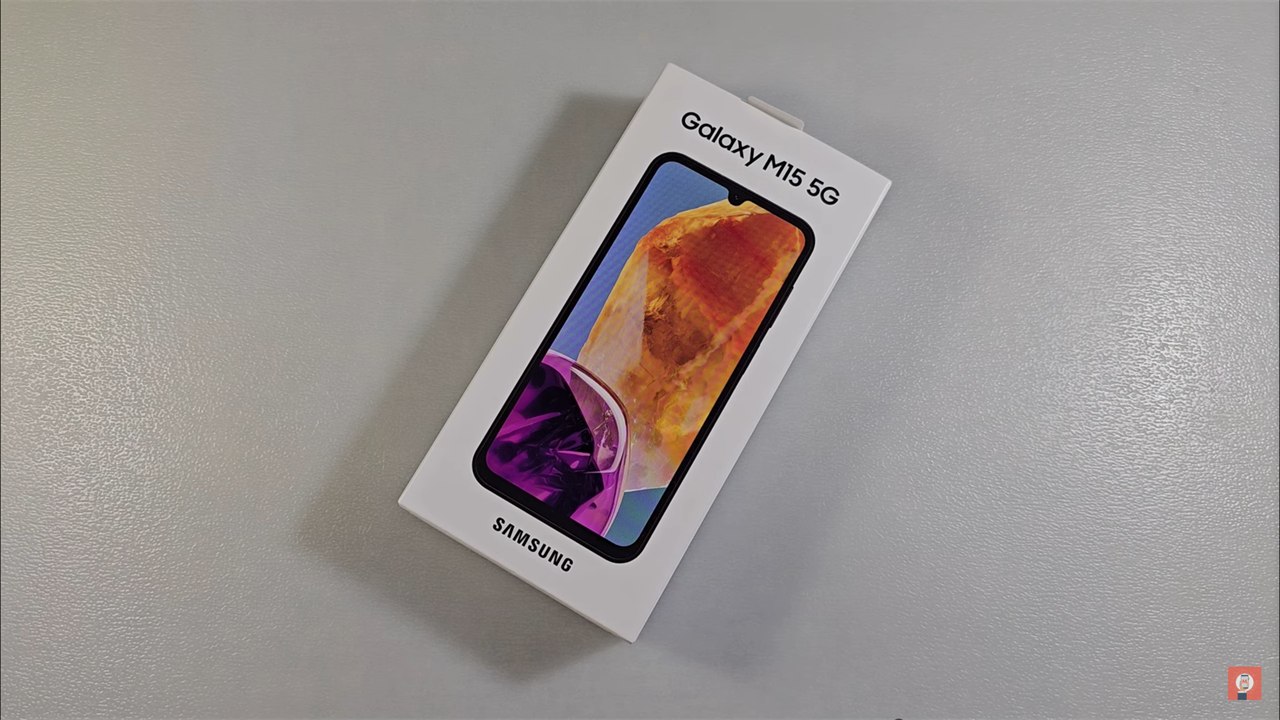 Hộp đựng Galaxy M15 5G được thiết kế theo dạng hình chữ nhật quen thuộc. Nguồn: MaximumMobile.