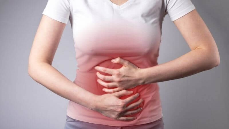 Xay nhuyễn lá mơ, lọc lấy nước uống để chữa đau dạ dày