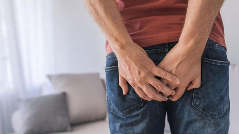 Xay lá mơ tươi với ít muối để trị nhiễm giun sán, giun kim