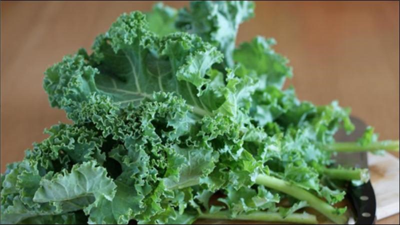 Bạn có thể bổ sung cải kale vào chế độ dinh dưỡng dưới nhiều hình thức