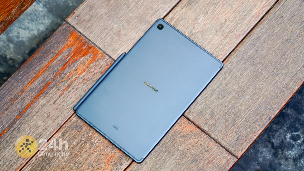 Galaxy Tab S6 Lite 2024 còn được hoàn thiện từ nhôm.