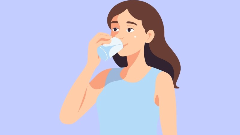 Sản phụ cần cung cấp đủ lượng nước cho cơ thể để thúc đẩy quá trình tiết sữa
