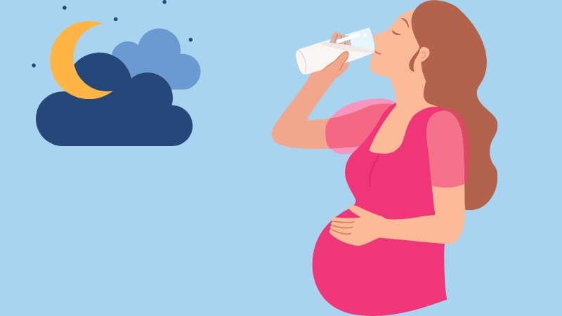 Để giảm tình trạng tiểu đêm, mẹ bầu nên hạn chế uống nước sau 7 giờ tối 