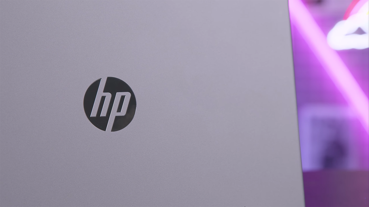 Mặt A của HP 245 G10 được làm từ kim loại và bề mặt được xử lý dạng nhám.