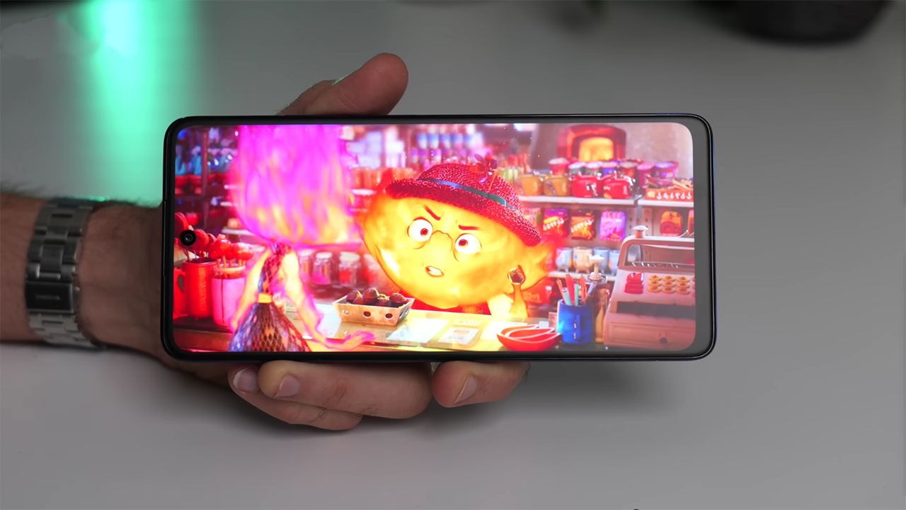 Màn hình TCL 40 NXTPAPER có thể hiển thị cực kỳ tốt trong nhiều điều kiện ánh sáng khác nhau. Nguồn: Tech Spurt. Màn hình TCL 40 NXTPAPER có thể hiển thị cực kỳ tốt trong nhiều điều kiện ánh sáng khác nhau. Nguồn: Tech Spurt.