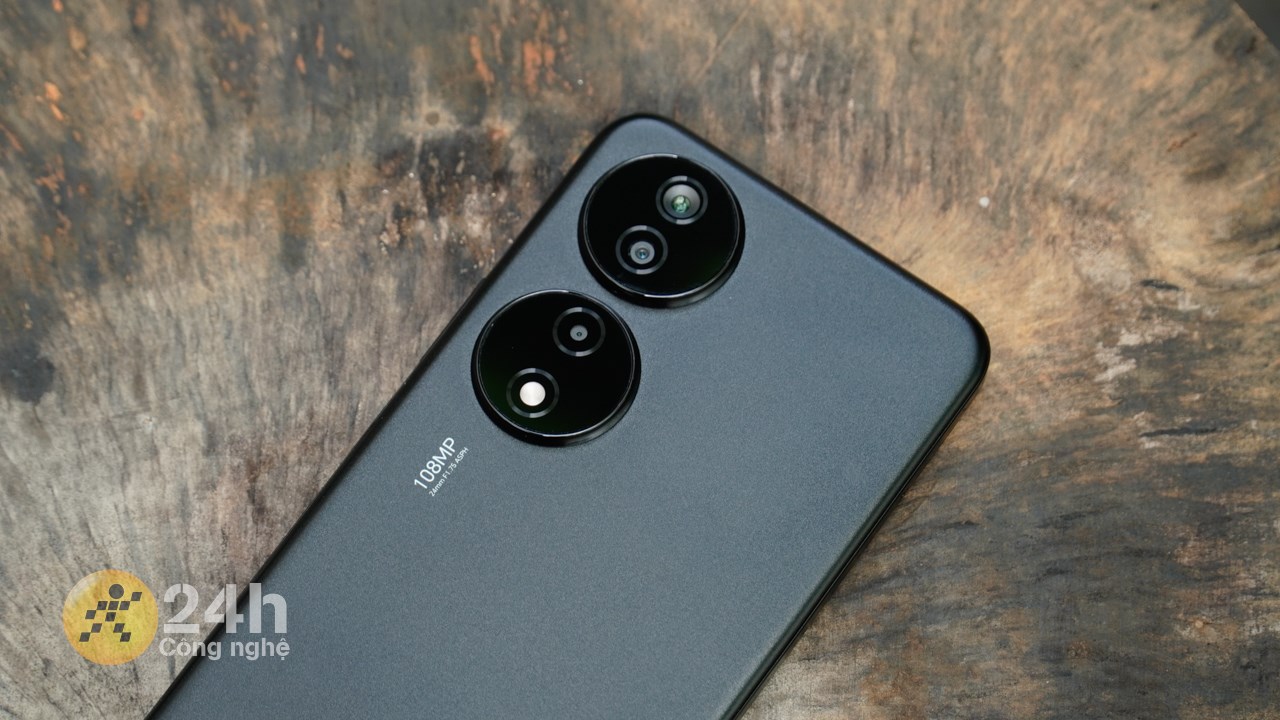 Cụm camera của HONOR X7b được thiết kế dạng nổi rất đẹp mắt. Cụm camera của HONOR X7b được thiết kế dạng nổi rất đẹp mắt.