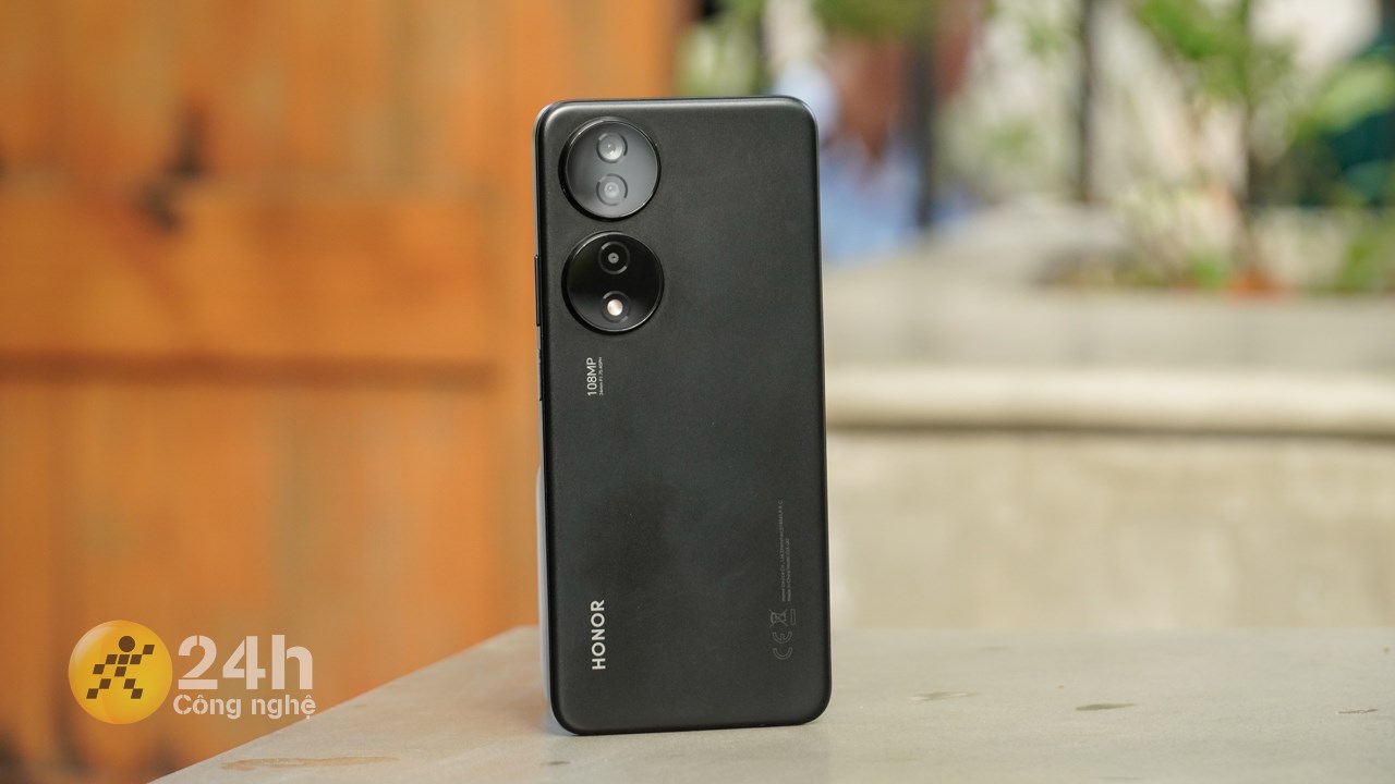 Thiết kế HONOR X7b được đi theo kiểu dáng vuông nhưng có phần hơi bo cong nhẹ. Thiết kế HONOR X7b được đi theo kiểu dáng vuông nhưng có phần hơi bo cong nhẹ.
