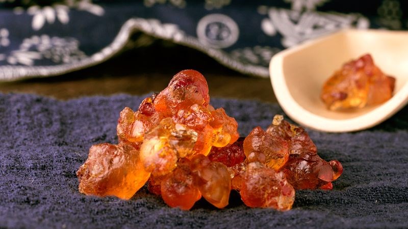 Ba mẹ không nên cho trẻ nhỏ ăn nhựa đào 