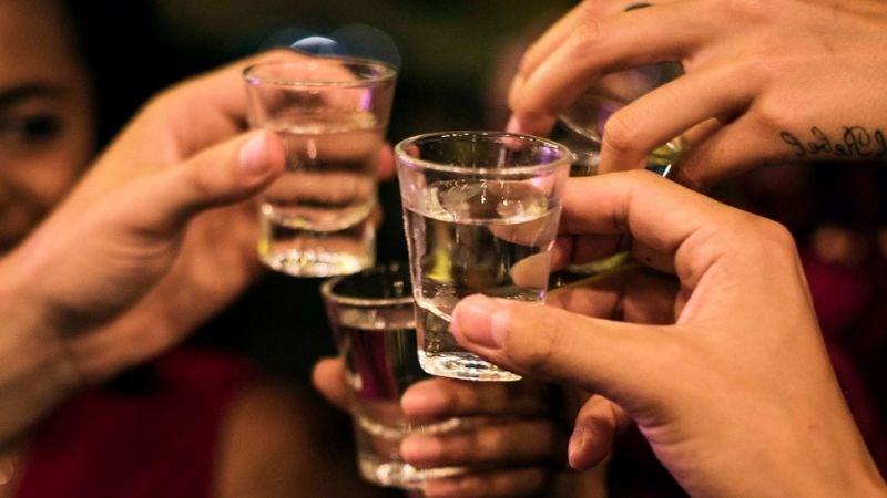 Bệnh nhân gan nhiễm mỡ không nên uống quá nhiều rượu