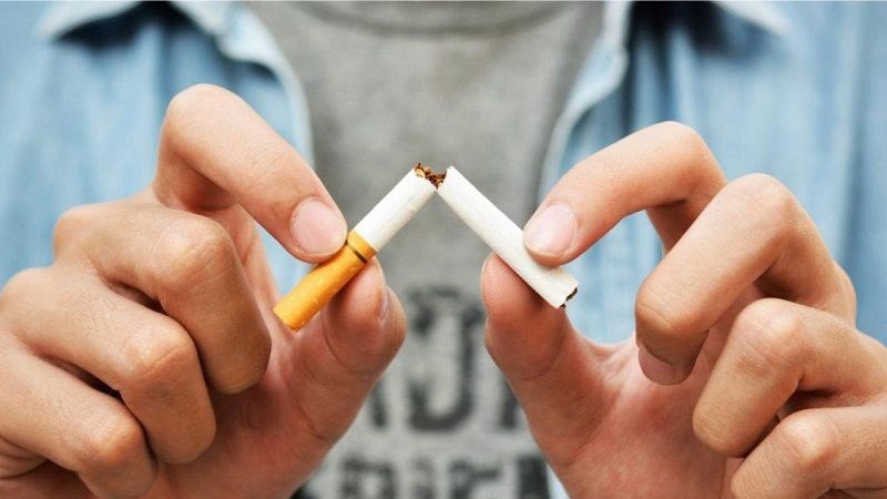 Người bệnh gan nhiễm mỡ nên bỏ hút thuốc lá