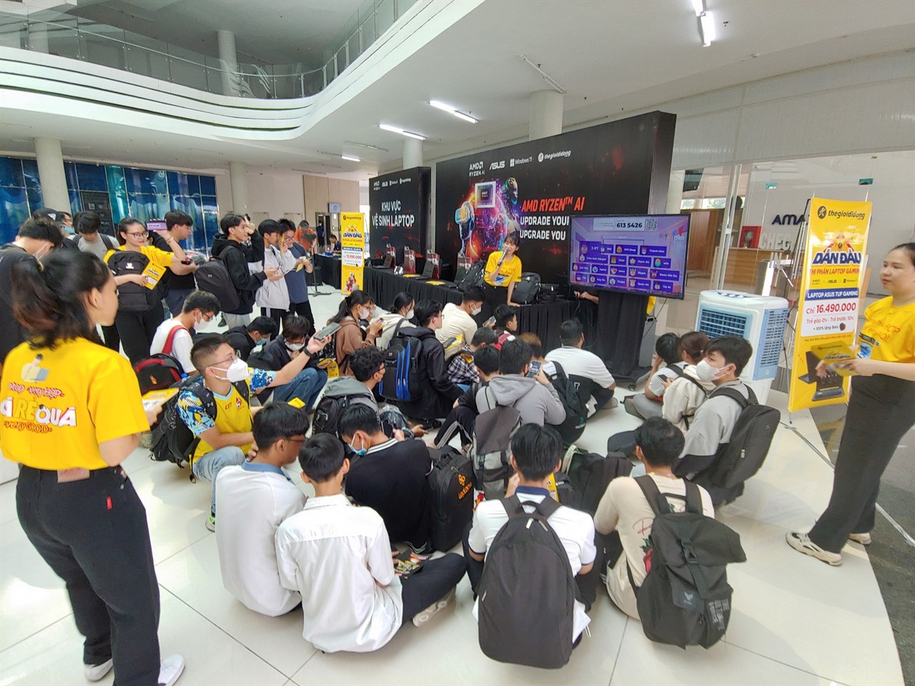 Duy nhất 18/05: Vệ sinh laptop miễn phí, quay số may mắn nhận quà khủng, tham gia ngay chuỗi hoạt động AMD Ryzen AI hấp dẫn