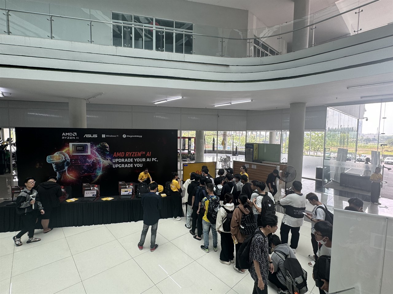 Duy nhất 18/05: Vệ sinh laptop miễn phí, quay số may mắn nhận quà khủng, tham gia ngay chuỗi hoạt động AMD Ryzen AI hấp dẫn