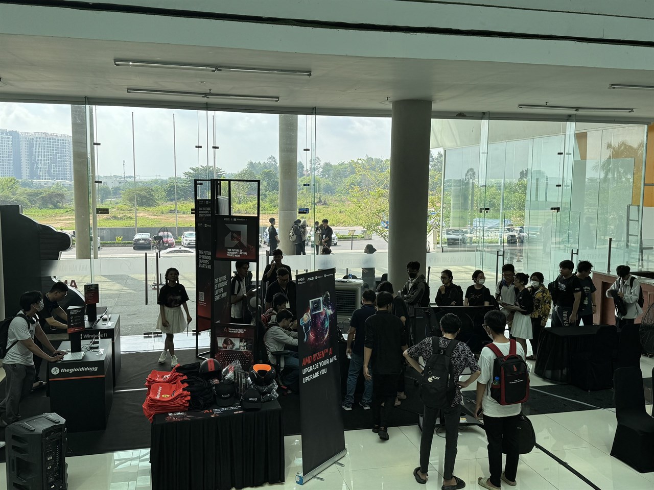 Duy nhất 18/05: Vệ sinh laptop miễn phí, quay số may mắn nhận quà khủng, tham gia ngay chuỗi hoạt động AMD Ryzen AI hấp dẫn