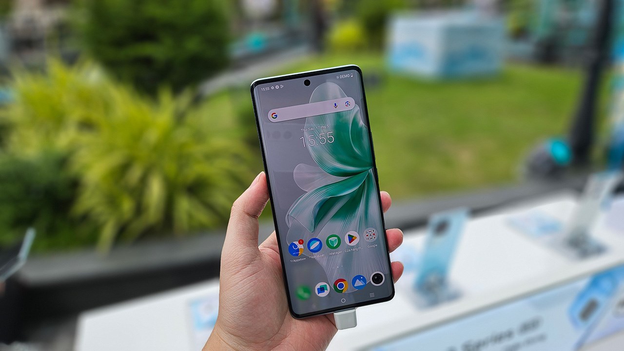 Màn hình trên Vivo V30 có độ sáng cực cao lên đến 2.800 nits Màn hình trên Vivo V30 có độ sáng cực cao lên đến 2.800 nits