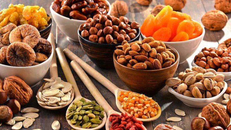 Các loại hạt và hạt là nguồn giàu vitamin E, mangan và magiê có thể giúp quá trình lành vết thương và phục hồi cơ thể diễn ra nhanh chóng