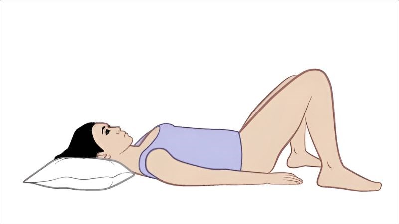 Đặt thuốc ở tư thế nằm ngửa, gập đầu gối