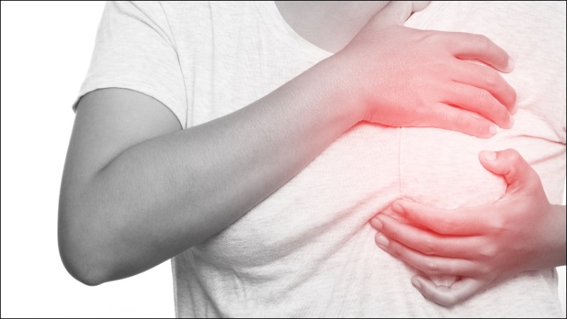 Ung thư vú gây nên các cảm giác đau vú, đau vùng ngực