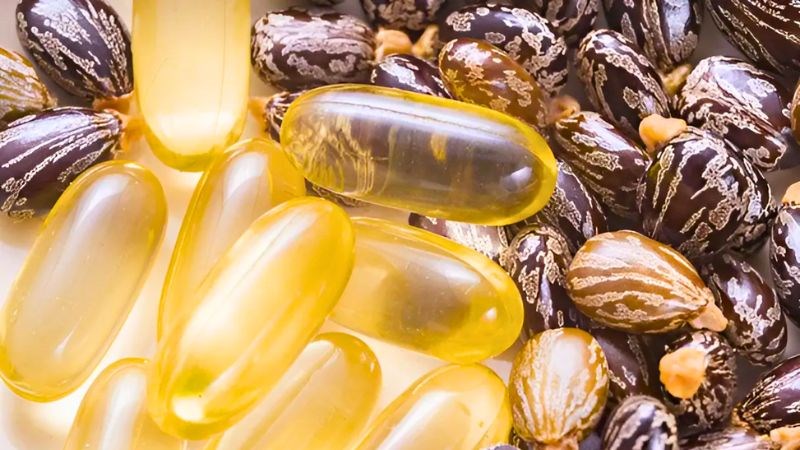 Cần tham vấn bác sĩ trước khi dùng dầu thầu dầu cùng các loại thuốc khác