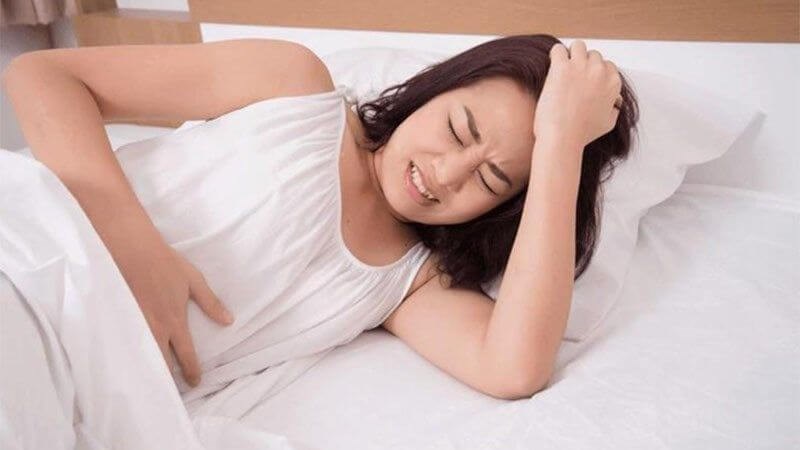 Vitamin E có thể giảm cơn đau bụng kinh, có thể liên quan đến khả năng chống viêm và ức chế axit arachidonic