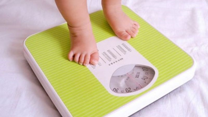 Sụt cân đột ngột là biểu hiện của bệnh ung thư máu ở trẻ