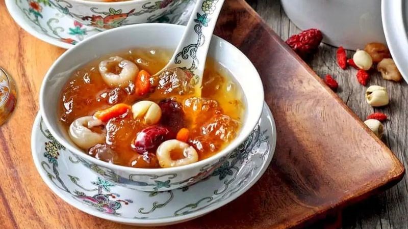 Bạn có thể tự nấu chè dưỡng nhan tại nhà một cách đơn giản